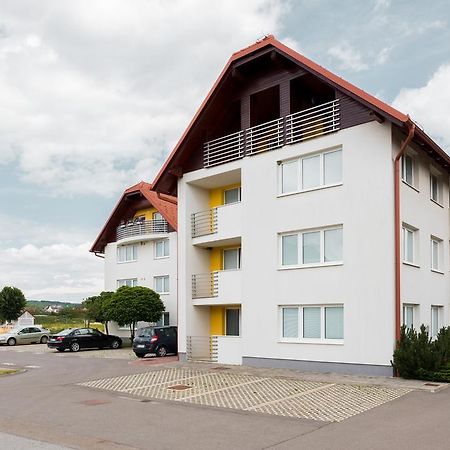 Apartments Моравське Топлице Екстер'єр фото