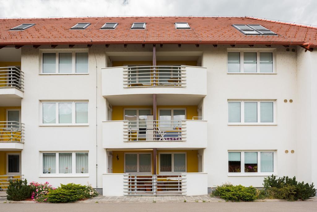 Apartments Моравське Топлице Екстер'єр фото